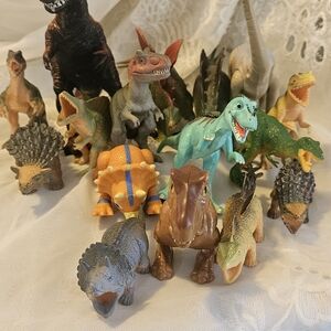 Lot Of 16 Assorted Kids Dinosaur Set - Multicolor